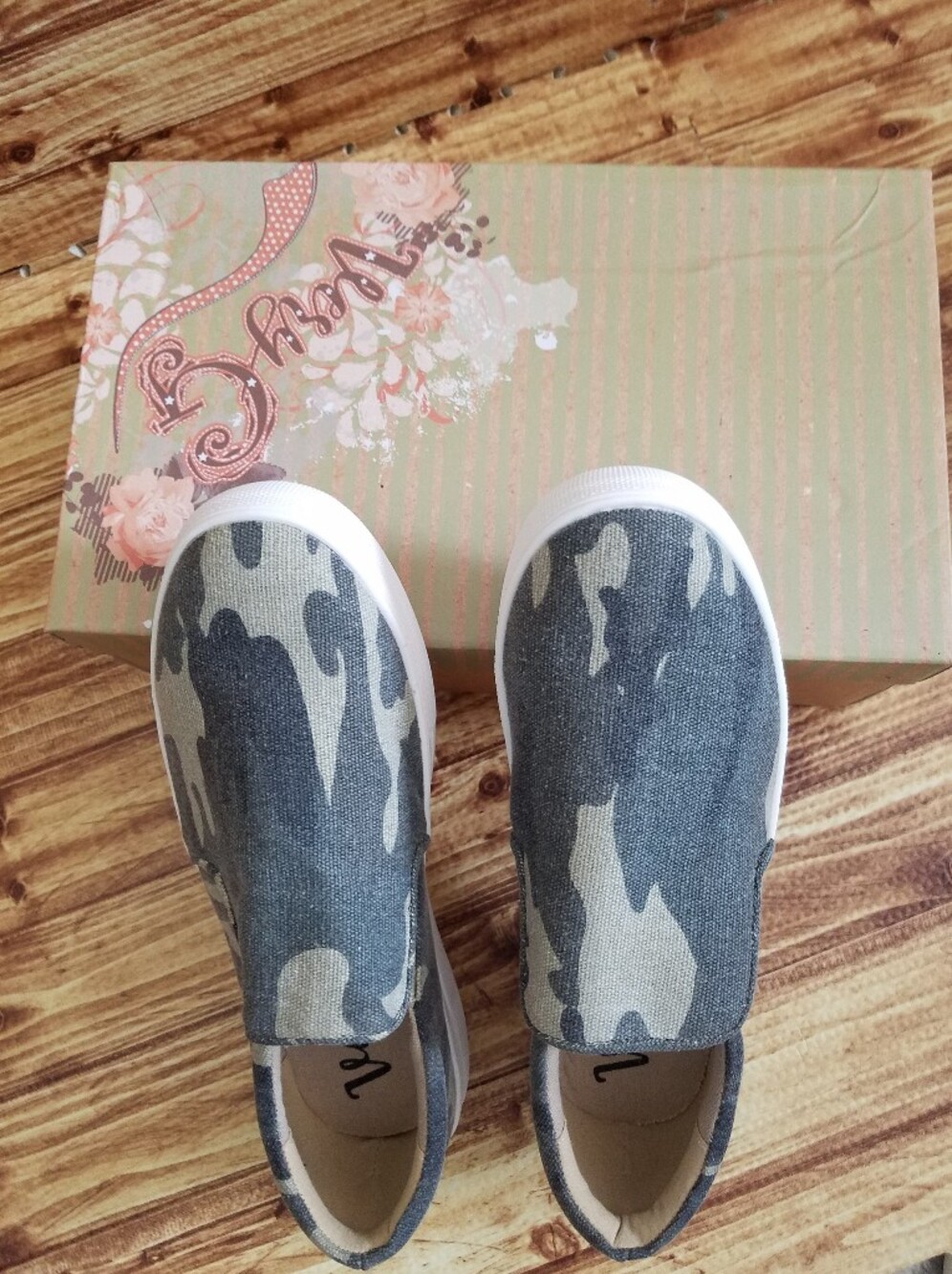 Very G Cruz Camo Slip On Sneakers Women's Size 9 NWT Gypsy Jazz - Picture 13 of 13